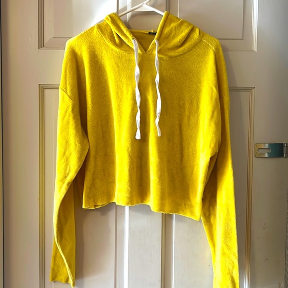 CARO CROPPED JUMPER in yellow